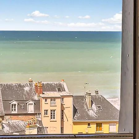 Holiday home Stunning In With Kitchen Mers-les-Bains