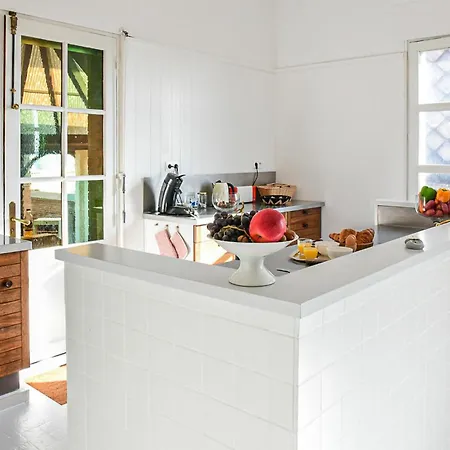 Stunning In With Kitchen 메르레뱅